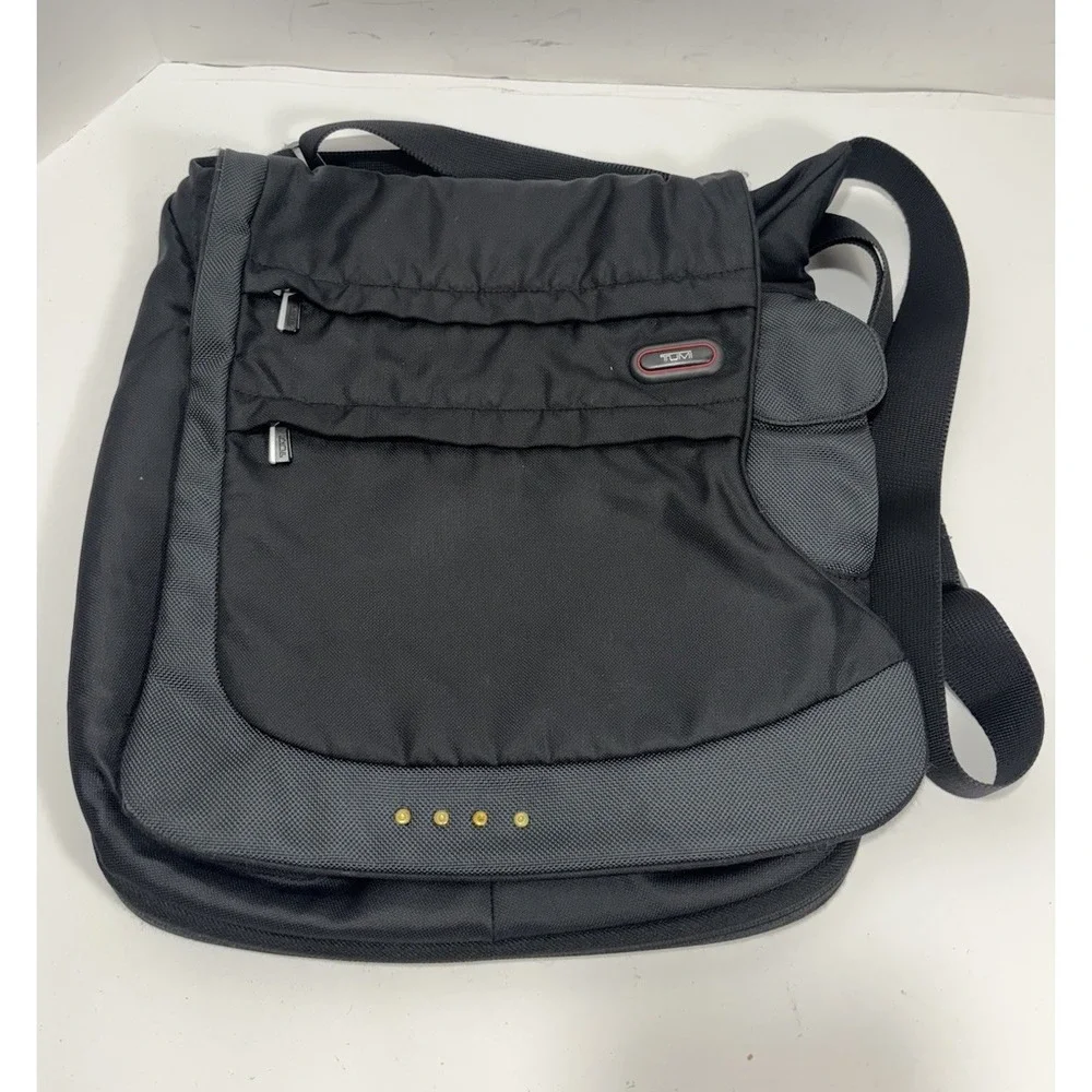 Tumi Unisex Black T-Tech Crossbody/Laptop/Messenger Bag 5110D
